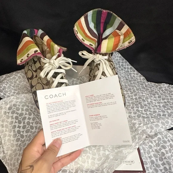 Coach Brown High-Top Sneakers with Signature Design - Picture 6 of 6